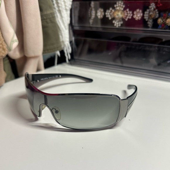 Prada sunglasses - Picture 3 of 4